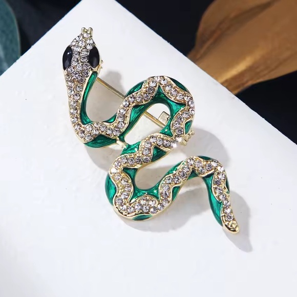 Serpenti Emerald Snake Gold Brooch - Picture 7 of 9